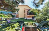 B&B Albona - Awesome Apartment In Labin With House A Panoramic View - Bed and Breakfast Albona