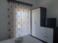 Tophill Apartments - Bed and Breakfast Borsh