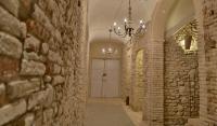 Palazzo Antico nella piazza di Montepagano - Chambres d'hôtes Montepagano