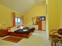 Vierpersoonskamer met Badkamer