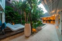 Tides Seminyak - B&B