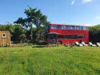 Double Decker Bus on an Alpaca farm sleeps 8, 5 mins drive to Dartmoor - B&B Bovey Tracey