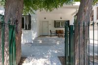 Arty Haven - Spacious 3-BR House in Larnaca - B&B Larnaka