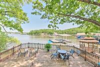 Private Dock Home on Lake of the Ozarks - B&B