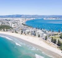 Sea Breeze 3 bedroom Apartment Mount Maunganui - Bed and Breakfast