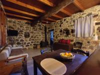 Grandma Agatha & Virginia's stonehouse - Chambres d’hôtes Kefáli