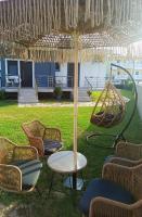 Zimmer mit Queensize-Bett und Balkon