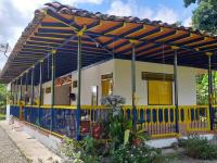 Casa Finca Villa Luz a 800 mts del Parque del Café - B&B