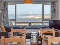B&B Rhosneigr - Pass the Keys Sea View Apartment in centre of Rhosneigr - Bed and Breakfast Rhosneigr