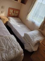 Discover comfort home from home 8-birth Caravan - B&B