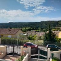 Alaric Lodge: gîte champêtre avec parking privé. - B&B