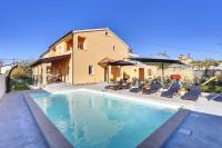 Villa mit privatem Pool, Spielplatz, WLAN, Klima, BBQ - Ferienwohnung