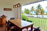 Ti Punch Appartement pied dans l'eau avec piscine - B&B Le Gosier