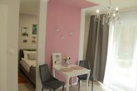 Apartment mit Balkon