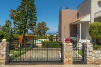 Chania Elite Homes, Enjoy a Chic Oasis by the heated Pool - B&B