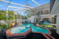 B&B Tampa - Ideal for Groups! Sleeps 14, Pool, Spa Near Downtown - Bed and Breakfast Tampa