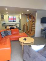 Angala 1 Lovely Woodridge 2-Bedroom Apartment - Chambres d’hôtes