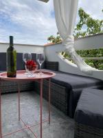 Apartamento con balcón