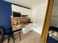 Appartement avec balcon et vue sur port - wifi privé - au dessus du Restaurant le Yackams - Chambres d'hôtes La Roche-Bernard