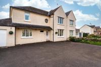 NEW Four Bedroom House - all rooms ensuite - B&B