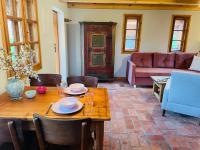 Domy w Lipowie - dom różowy - B&B Lipowo