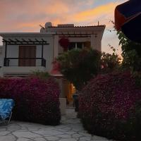 Eva Gardens Corner House with Pool and Garden near Coral Bay - B&B Pégeia