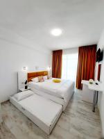 Double Room with Extensible Armchair & Lake View