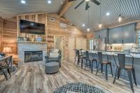 'Lakewood Secret' Cabin ~ 4 Mi to The Lake! - Chambres d'hôtes Canyon Lake