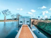 B&B Nieuwpoort - Homeboat Glamping - Bed and Breakfast Nieuwpoort