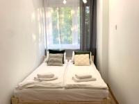 Green Life next to metro Station - B&B Varsavia