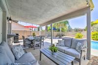 Pool & Putting Green: Scottsdale Family Escape - B&B Phoenix