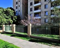 Sky High on Arundel - central Fremantle apartment - B&B