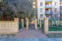 Sky High on Arundel - central Fremantle apartment - B&B Fremantle