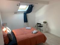 Camera Matrimoniale con Bagno in Comune 