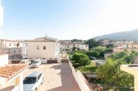 Comodità di una recente costruzione con posto auto - B&B Orosei