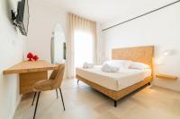 Deluxe Double Room with Balcony and Sea View