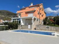 Rock'n'jazz apartment with swimming pool and beautiful sea view - Ferienwohnung