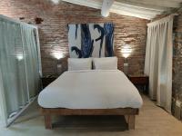 Inside the Wall - B&B Lucca