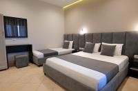 Deluxe Triple Room with Balcony and Lake View