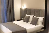 Deluxe Triple Room with Balcony and Lake View