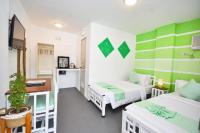 Deluxe Apple Green Twin Room