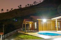 Recanto Águas Nascentes - Casa na serra com piscina e cachoeira no quintal!! - B&B Pedra Menina