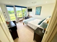 B&B Corsham - A secluded self contained Country Suite with a view - parking, easy access to Bath - Bed and Breakfast Corsham