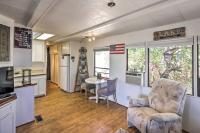 B&B Lake Havasu City - Lake Havasu City Home with Private Beach, Dock! - Bed and Breakfast Lake Havasu City