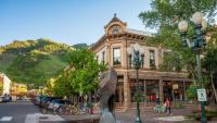 2 Bedroom Condo In Downtown Aspen, Just One Block To Silver Queen Gondola - B&B Aspen