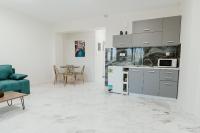 BLUE AND WHITE LUXURY suites - B&B
