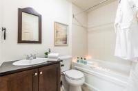 Townhouse With Free Shuttle To Tremblant Resort - B&B Mont-Tremblant