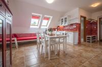 One-Bedroom Apartment (4-5 Adults)