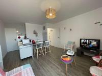 Appartement rénové à neuf, 4 couchages, balcon ensoleillé, parking privé, proche plage et commerces - FR-1-224C-173 - B&B