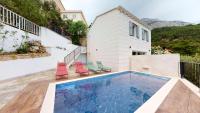 Gemütliche Villa mit Pool - B&B